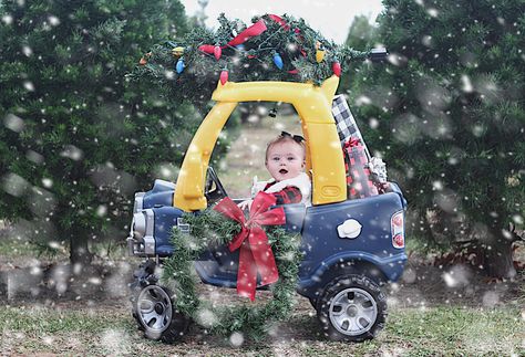 Little tykes truck, Christmas tree farm NikkiDunlapPhotography Little Tikes Christmas Tree Car, Diy Christmas Family Photo, Home Alone Christmas, Diy Photography Props, Baby Christmas Photos, Christmas Tree Truck, Picture Tree, First Birthday Pictures, Holiday Photography