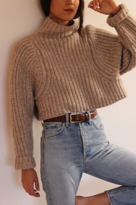 Cozy swater with and a high waist jean is what you need for an everyday winter outfit. Patterned Turtleneck, Sweater Outfit Women, Turtleneck Sweater Outfit, Turtleneck Outfit, Sweater Outfit, Outfit Women, Sweater Women, Winter Fashion Outfits, Clothes Outfits