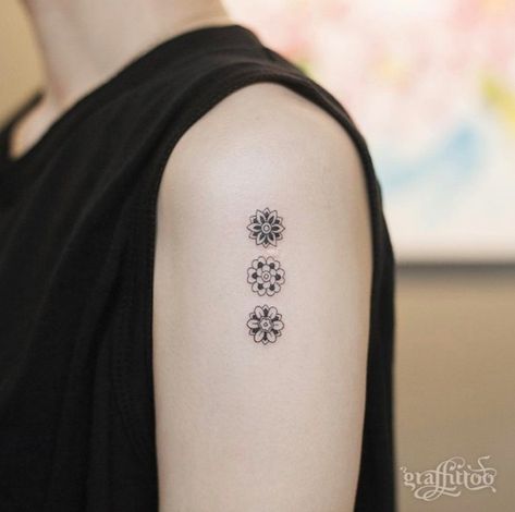 Flower Tattoos Sleeve, Micro Flowers, Small Mandala Tattoo, Korean Tattoos, Tattoos Sleeve, Full Sleeve Tattoo Design, Upper Arm Tattoos, Flower Tattoo Arm, Flower Tattoo Sleeve