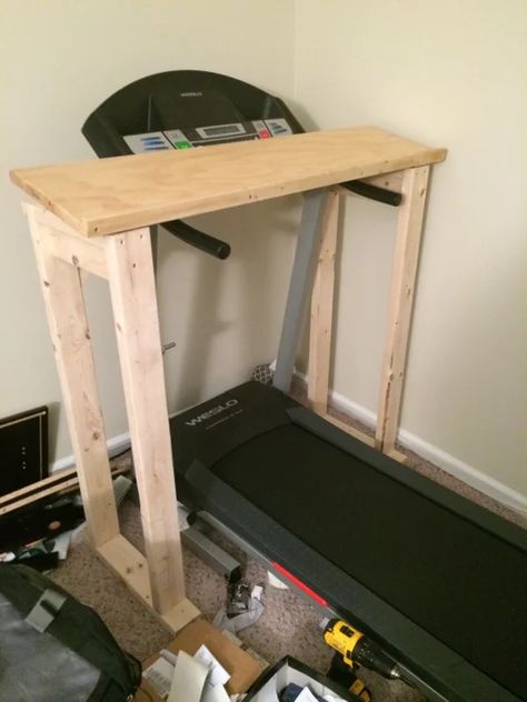 Treadmill Desk Diy, Diy Treadmill Desk, Diy Treadmill, Walking Desk, Diy Desk Plans, Treadmill Desk, Elegant Desk, Desk Treadmill, Woodworking Desk