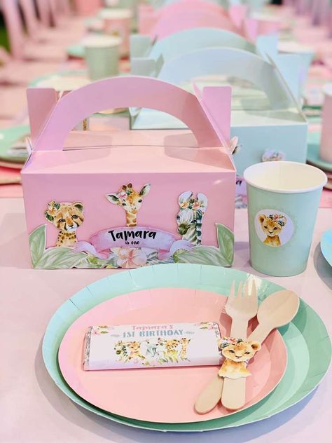 Safari Pink Birthday Party, Twin Party Ideas, Pink Safari Birthday Party Decoration, Giraffe Birthday Party Ideas, Two Wild Safari Birthday Party Girl, Girls Jungle Birthday Party, Pastel Safari Birthday Party, Girl Animal Birthday Party, Animal Safari Birthday Party