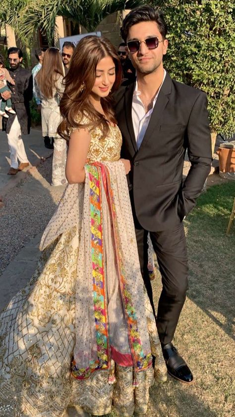 Pakistani Couple, Sajal Ahad, Pakistani Party Wear Dresses, Stylish Actresses, Currency Trading, Pakistani Party Wear, Pakistani Fashion Casual, Forex Market, Fashion Goals