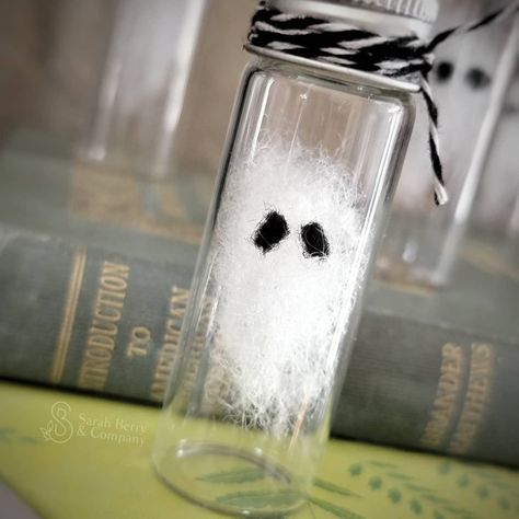 Learn how to make this easy and FUN "pet ghost" inside the most unique DIY group out there! New projects weekly, tips for the best places to get the supplies, and live instruction! Join us! Adopt A Ghost Diy, Pet Ghost In A Jar Diy, Pet Ghost, Sarah Berry, Easy Pets, Holiday Diy Projects, Ghost Diy, Homemade Halloween, Jar Diy