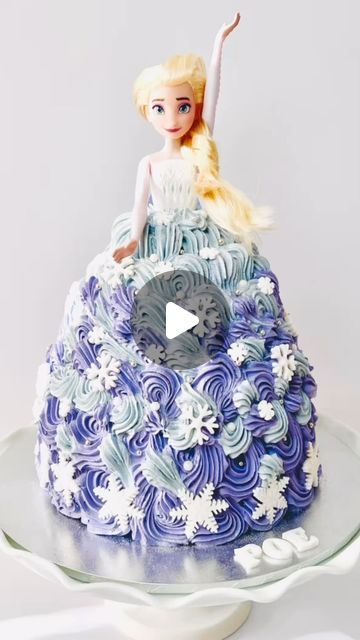 Frozen Cake Ideas Birthdays, Anna Doll Cake, Elsa Theme Cake, Frozen Birthday Cake Ideas, Frozen Doll Cake, Elsa Frozen Cake, Elsa Doll Cake, Cake Elsa, Elsa Birthday Cake