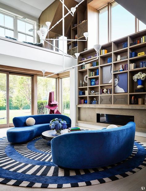 Design Salon, Hamptons House, Curved Sofa, Blue Interior, Trendy Home, Cheap Decor, A Living Room, Architectural Digest, Interior Design Studio