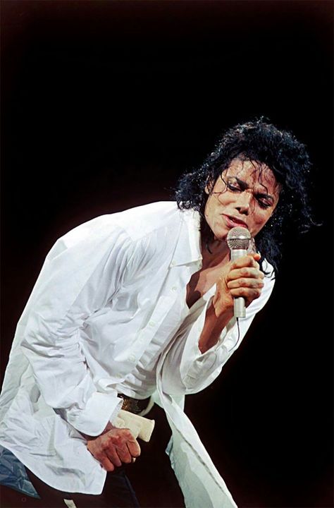 How Many Shows Did MJ Perform For The BAD Tour? - Michael Jackson Official Site Michael Jackson Live, Neverland Ranch, Michael Jackson Hot, Mike Jackson, Michael Jackson Funny, Jackson Bad, Photos Of Michael Jackson, Michael Jackson Smile, Joseph Jackson