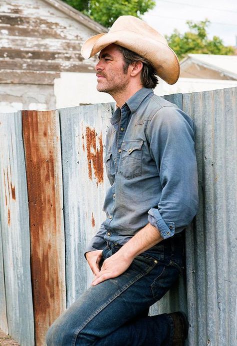 Chris Pine Movies, Hell Or High Water, Cowboy Hat Styles, Country Fashion, Chris Pine, High Water, Cowboy Hat, Hat Fashion, Cowboy Hats