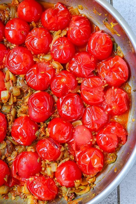 Spicy fried cherry tomatoes with pasta • FOOD HEAL Fried Cherry Tomatoes, Pasta With Cherry Tomatoes, Cherry Tomato Recipes, Fried Tomatoes, Cherry Tomato Pasta, Roasted Cherry, Pasta Food, Roasted Cherry Tomatoes, Delicious Pasta