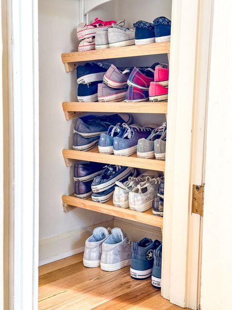 Want to add shelves to your closet? These DIY closet shelves are easy for a beginner to make! All you need is a 1x2 and precut shelf boards! Get your closet organized and take advantage of every inch of space in the side of your closet! Shoe Riser Closet, Diy Shoe Storage Closet, Slanted Shoe Shelves, Easy Diy Closet, Shoe Shelf Diy, Shelves For Closet, Wall Shoe Storage, Shoe Shelf In Closet, Organize Hacks