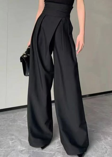 High Waisted Wide Leg Dress Pants, Outfit With Pants, All Black Fashion Outfits, Cool Trousers, Designer Pants, Wide Leg Trousers Outfit, Winter Pants Outfit, Black Pants Outfit, Princess Inspired Outfits