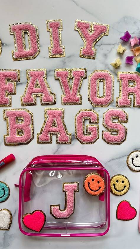 heyitsjenna on Instagram: DIY INITIAL FAVOR BAGS✨ Peyton’s 11th birthday is coming up, and she and I have been working on these super fun favor bags for her friends!… Preppy Goodie Bag Ideas, Preppy Goodie Bags, Kids Birthday Party Favor Ideas, Stoney Clover Birthday Party, Patch Party Birthday, 13th Birthday Party Favors, Patch Party Ideas, Preppy Party Favors, Goodie Bag Ideas For Teens