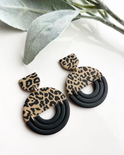 Polymer Clay Kunst, Animal Print Earrings, Diy Earrings Polymer Clay, Polymer Clay Jewelry Tutorials, Handmade Clay Jewelry, Rose Lily, Polymer Earrings, Polymer Clay Jewelry Diy, Polymer Crafts