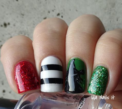 Day Twenty Five: Inspired by a Villain - These are inspired by the Wicked Witch of the West from Wizard of Oz Wicked Witch Nails, Wizard Of Oz Nails Designs, Wicked Nails Musical, Wizard Of Oz Nails, Movie Nails, Rockabilly Nails, Wicked Nails, Nail Challenge, The Wicked Witch Of The West