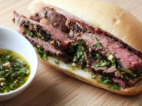 Steak And Chimichurri, Chimichurri Steak, Broiled Steak, Steak Sandwich Recipes, Gourmet Sandwiches, Chimichurri Sauce, Steak Sandwich, Simple Sandwiches, Skirt Steak