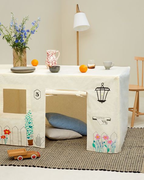 DIY this Sew it yourself: Tent for table project | Selfmade® (Stoff & Stil) Dramatic Play Diy, Cardboard Crafts Kids, Diy Tent, Backyard Kids Play Area, Diy Playhouse, Wendy House, Toddler Table, Table Tents, Kids Board