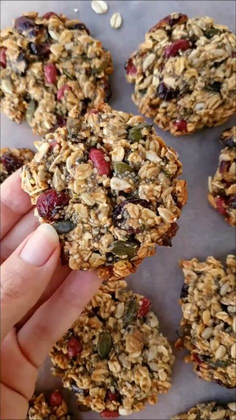 These healthy breakfast cookies are full of wholesome, nourishing ingredients like oats, seeds, dried fruit, and date paste to naturally sweeten them! Along with packing a nutritional punch, they are gluten-free, dairy-free, sugar-free, and oil-free! Dating Profile Bio Ideas, Profile Bio Ideas, Dating Format Woman To Man, Dating Sites Free, Date Paste, Sugar Free Breakfast, Breakfast Cookie Recipe, Plats Healthy, Breakfast Cookies Healthy