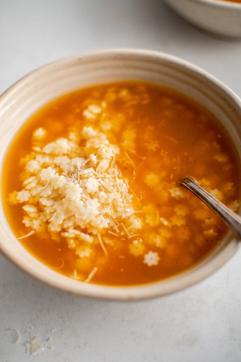 Nothing soothes an itchy throat and stuffy nose quite like this Pastina Soup Recipe. It's super easy to make and filled with comforting and nutritious ingredients like broth, stelline pastina, and parmesan cheese. Pastina Recipes When Sick, Creamy Pastina Soup, Healthy Noodle Soup, Stelline Soup, Pastina Soup Recipes, Broth Soup Recipes, Pastina Recipes, Pastina Soup, Itchy Throat