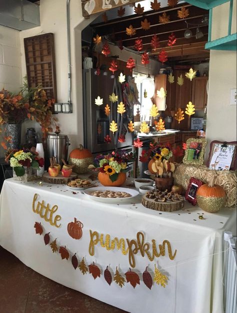 Fall Gender Reveal Table Decorations, Caramel Apple Bar Sign, Fall Baby Shower Photo Backdrop, Fall Themed Gender Reveal Party Ideas, Fall Baby Shower Cake, Lil Pumpkin Baby Shower, Pumpkin Theme Baby Shower, November Baby Shower, Pumpkin Patch Birthday