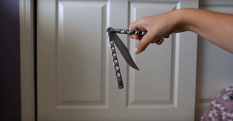 How To Perform Butterfly Knife Tricks Like A Pro - Hannah Baker - Medium Butterfly Knife, Fixed Blade Knife