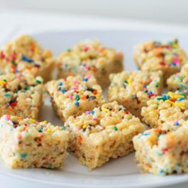 Sallys Baking, Krispie Treats Recipe, Krispy Treats, Sally's Baking, Rice Krispy, Rice Crispy Treats, Crispy Treats, Rice Krispie Treats, Rice Krispie