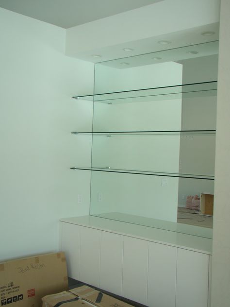 Mirrored stacked glass shelves Shelves Bedroom, Glass Shelving, Floating Glass Shelves, Glass Sink, Glass Backsplash, Mirror With Shelf, Florida House, Florida Home, Drywall