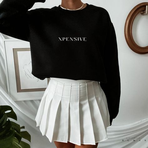 Skirts With Sweatshirts Outfit, Sweatshirt Over Collared Shirt, Black Oversized Sweatshirt For Everyday, Chic Black Crew Neck Sweatshirt, Black Crewneck Outfit, Oversized Black Sweatshirt For Streetwear, Oversized Crewneck Outfit, Luxury Black Sweatshirt For Streetwear, Minimalist Crewneck