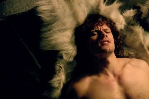 Jamie Fraser Shirtless, Sam Heughan Gay, Sam Heughan Shirtless, Outlander Wedding, James Fraser Outlander, Sam Hueghan, Outlander Characters, Outlander Tv Series, Jamie Fraser Outlander