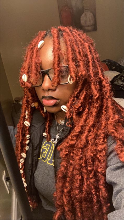 Locs With Shells Jewelry, Brown And White Butterfly Locs, Butterfly Locs With Shells, Orange Butterfly Locs Black Women, Butterfly Locs Layered, Ginger Red Braids For Black Women, Ginger Red Locs Black Women, Butterfly Locks With Bangs, Red And Blonde Butterfly Locs