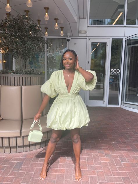 Sage Green Outfit Black Women, Pastel Green Traditional Outfit, Brunch Outfit Pastel, Mint Green Outfits Black Women, Sage Green On Black Women, Green Brunch Outfit, Light Green Fitted Dress For Brunch, Pastel Brunch Outfit, Green Button-up Dress For Brunch