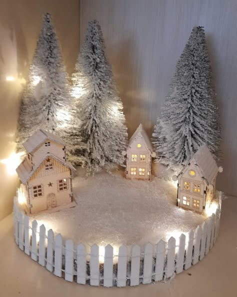 Winter Decor Ideas, Christmas Village Display, Country Christmas Decorations, Easy Christmas Decorations, Diy Christmas Decorations Easy, Holiday Crafts Christmas, Christmas Villages, Coastal Farmhouse, Christmas Scene