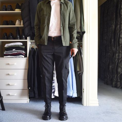 Dickies With Dr Martens, Men Docs Outfit, Mens Docs Outfit, Dr Martens Outfit Men Street Styles, Dr Martens 1460 Outfit Men, Mens Doc Martens Outfits, Dr Martens Outfit Men, Dr Martens Men Outfit, Minimalist Menswear