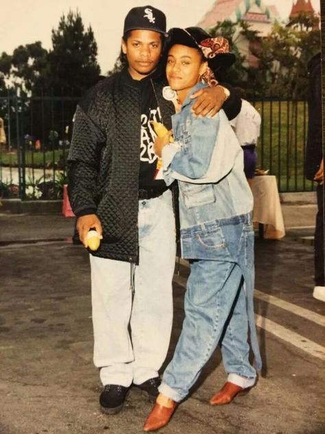 Rapper Eazy-E and Jada Pinkett Cultura Hip Hop, 90s Rappers, After Earth, Eazy E, Hip Hop Classics, Bad Gyal, Jada Pinkett, 90s Rap, 90s Hip Hop Fashion