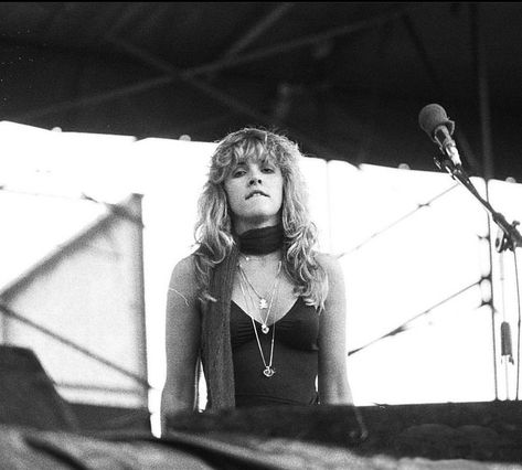 Stephanie Lynn, Stevie Nicks Style, Stevie Nicks Fleetwood Mac, Mazzy Star, Live Rock, So Many People, People Dress, Stevie Nicks, Fleetwood Mac