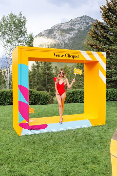 Banffchella art installations at the Fairmont Banff Springs - summer 2022 Photowall Event Backdrop Ideas, Summer Installation, Instagrammable Walls, Instagram Walls, Launch Event Ideas, Pool Restaurant, Photo Studio Design, Interactive Art Installation, Fairmont Banff Springs