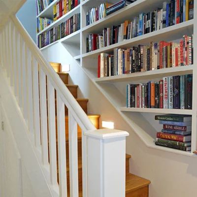 Books On Staircase, Staircase With Bookshelves, Staircase Bookshelf Ideas, Books Staircase, Staircase Bookshelves, Staircase Library, Library Staircase, Book Staircase, Bookcase Stairs