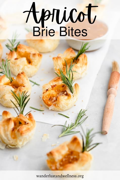 Brie Bites Appetizer, Brie Bites Puff Pastry, Bridal Shower Food Ideas Lunch, Apricot Brie, Wine Tasting Food, Shower Appetizers, Brie Puff Pastry, Brie Appetizer, Brie Bites