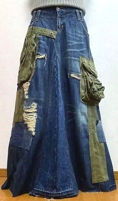 Upcycle Jeans Skirt, Denim Wedding Dresses, Vestiti In Jeans, Upcycle Clothes Diy, Denim Projects, Altering Clothes, Upcycle Jeans, Denim Crafts, Denim Diy