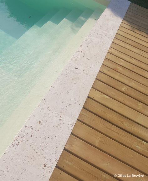 Travertine Swimming Pool, Pool Crazy Paving, Pool Paving Ideas, Natural Stone Paving, Mountain Garden, Pool Paving, Travertine Pool, Stone Paving, Courtyard Pool