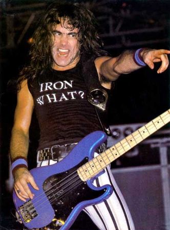 Steve Harris of Iron Maiden and his Fender Precision Bass Iron Maiden T Shirt, Steve Harris, The Scorpions, Iron Maiden Eddie, Bruce Dickinson, Heavy Metal Rock, Rock Of Ages, Rock And Roll Bands, Power Metal