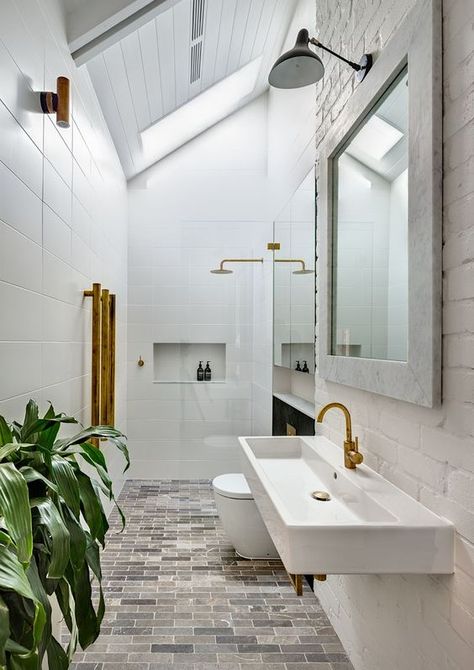 This very narrow linear bathroom has a variety of materials, which could make it… Contemporary Barn, Narrow Bathroom, Bad Inspiration, Contemporary Bathrooms, Design Del Prodotto, Bathroom Layout, Bathroom Renos, Dream Bathroom, Wet Rooms