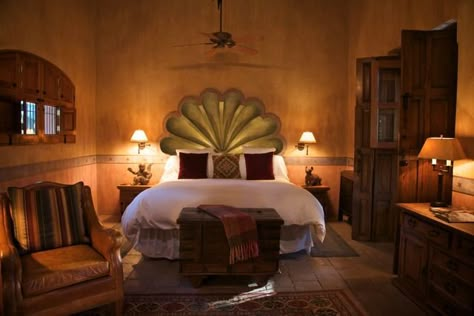 Romantic Spanish Bedroom Spanish Style Guest Room, Old Spanish Bedroom, Rancho Bedroom, Spanish Bedroom Aesthetic, Spanish Villa Bedroom, Hacienda Style Homes Mexican Bedroom, Spanish Bedroom Ideas, Modern Spanish Bedroom, Spanish Colonial Bedroom