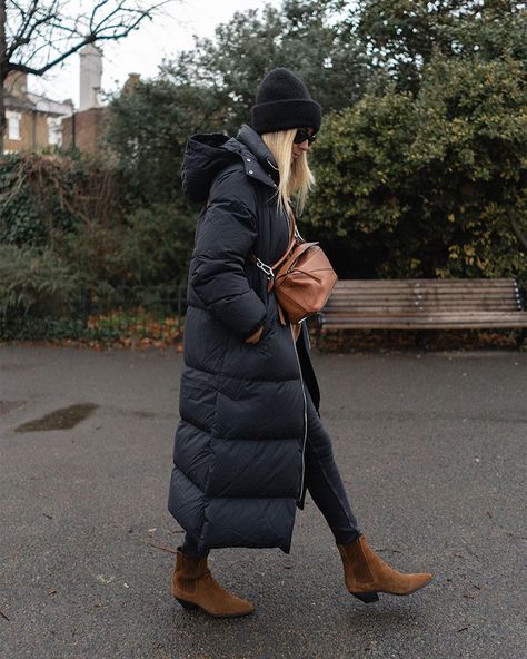 Puffer Coat Outfit, Emma Hill, Winter Mode Outfits, Down Puffer Coat, Mode Casual, Outfit Trends, Street Style Winter, Coat Outfits, 가을 패션