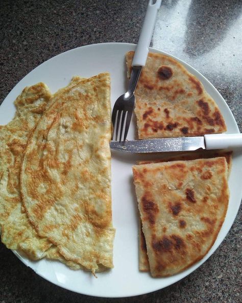 Sunday Nashta .. #siblings #meetup #breakfast #desinashta #paratha #egg #omelette #cheeseomelette #sunday #sundayfunday #foodies #foody… Nashta Snap, Egg Paratha, Breakfast Pictures, Cheese Omelette, Natural Life Quotes, Mahi Mahi, Omelet, Food Snapchat, Natural Life