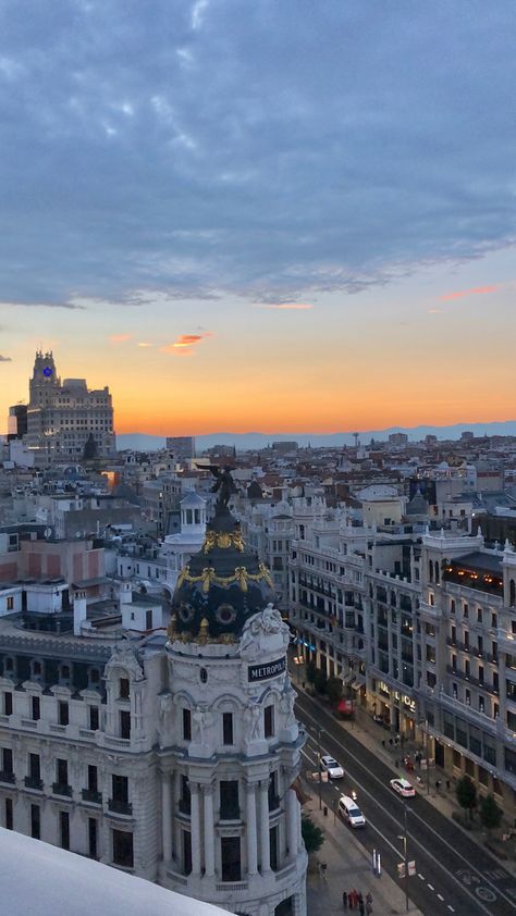 Spain Aesthetic, Tall Buildings, Hapkido, Pretty Landscapes, Dream Travel Destinations, Alam Yang Indah, City Aesthetic, Beautiful Places To Travel, Pretty Places