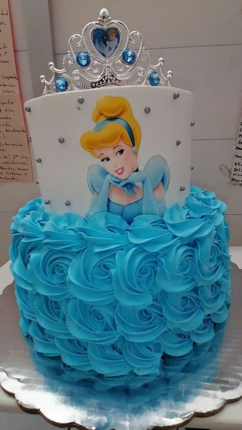 Cinderella Birthday Cakes, Cinderella Cake Design, Cinderella Cake Ideas, Cinderella Birthday Party Cake, Cinderella Theme Birthday Party, Princess Cake Ideas, Cinderella Princess Cake, Cake Cinderella, Cinderella Theme Cake