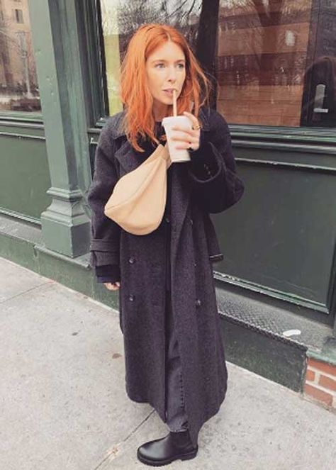 Stacey Dooley shows us how to style the bumbag trend in New York | HELLO! Stacy Dooley, Stacey Dooley, Banana Bag, Cream Trousers, Best Designer Bags, Neue Outfits, Fashion Buyer, Celebrity Outfits, Chunky Knits Sweater