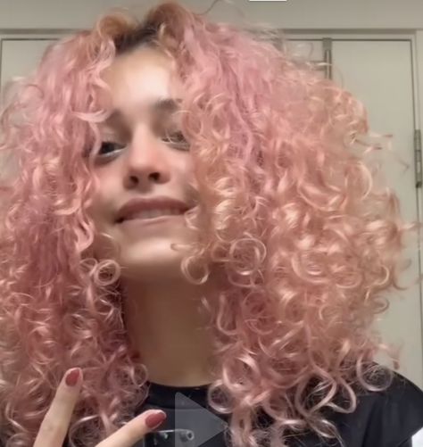 Pink Curly Hairstyles, Dusty Pink Curly Hair, Dyed Curly Hair Aesthetic, Curly Hair Dye Ideas Pink, Curly Pink Hair Aesthetic, Curly Dyed Hair Natural Curls Pink, Curly Light Pink Hair, Bright Pink Curly Hair, Light Pink Natural Hair