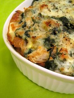 Mimosas Bar, Strata Recipes Breakfast, Cheese Strata, Egg Spinach, Strata Recipes, Breakfast Strata, Savory Bread Puddings, Spinach Casserole, Bread Puddings