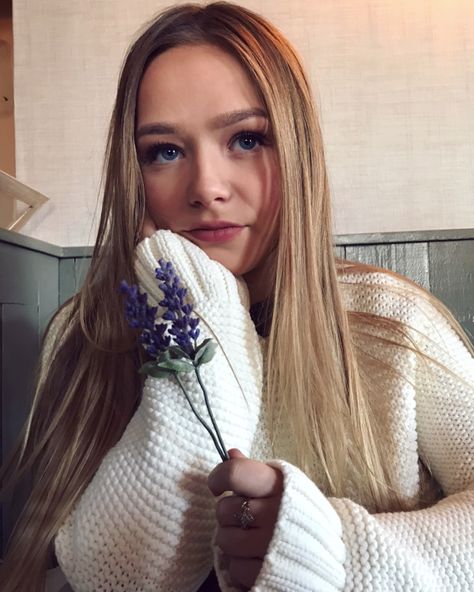 Connie Talbot di Instagram "Out for lunch🌿" Connie Talbot, Lab Coat, On Instagram, Beauty, Instagram