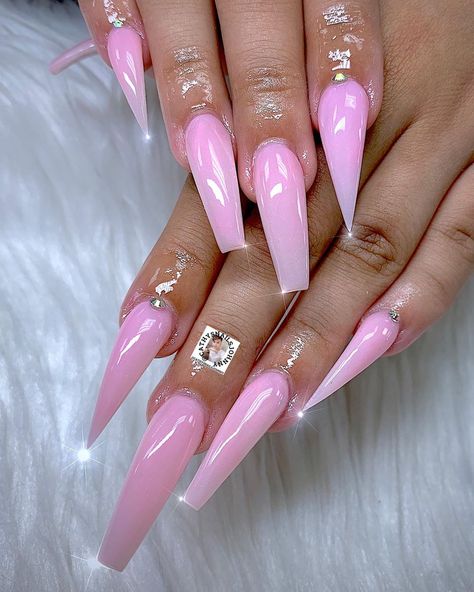 Stilleto Nails Designs, Cute Pink Nails, Medium Nails, Nude Nail Designs, Nail Design Inspiration, Pink Nail Art, Rose Gold Nails, Pink Shades, Pearl Nails